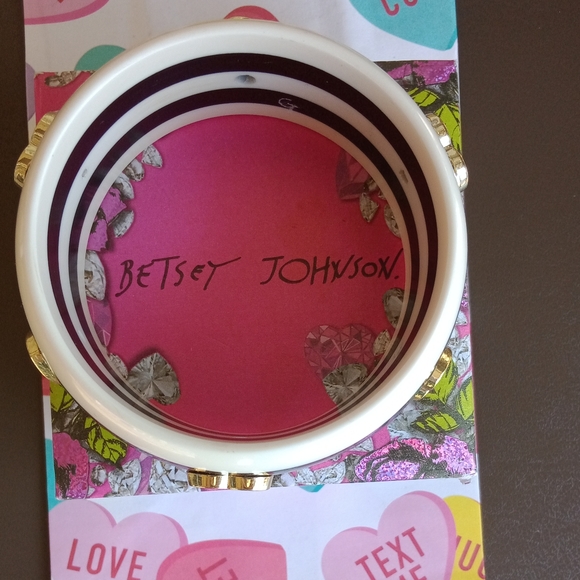 Custom Designed Creations x Betsey Johnson Collab Bracelet - Picture 4 of 4